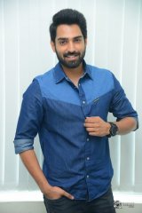 Actor Shiva Kandukuri Interview Stills